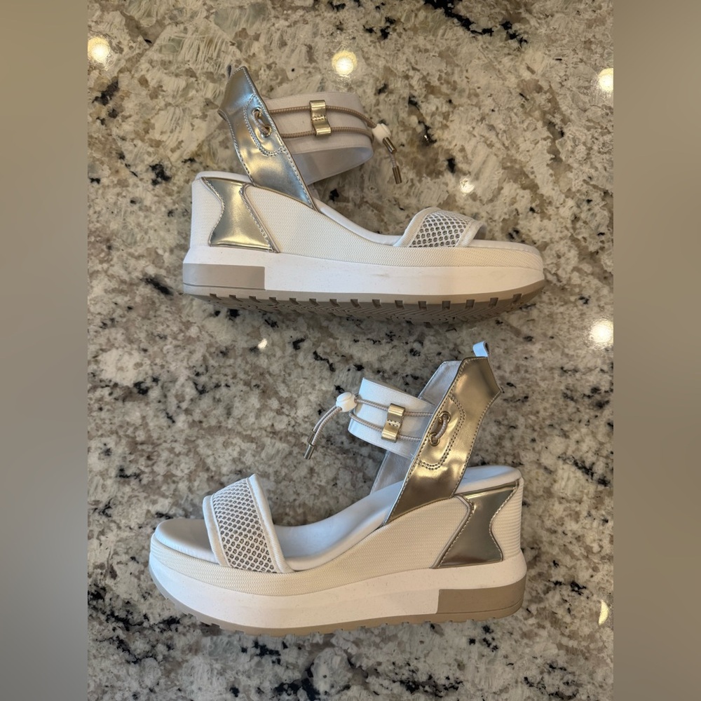Nero Giardini Bungee Platform Wedge Sandals